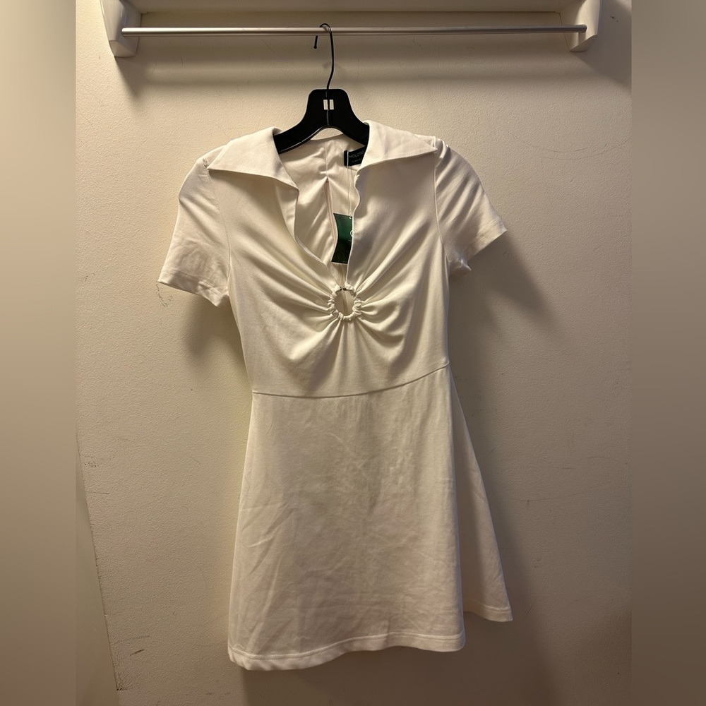 Short white dress NWT US Size 2 - Picture 2 of 3